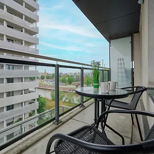 https://odra-tower-apartments-wroclaw-by-renters.hotelswroclaw.com